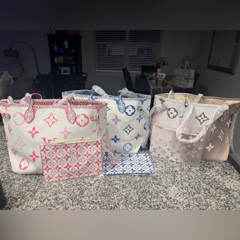Cute Tote  for work , beach or night out !